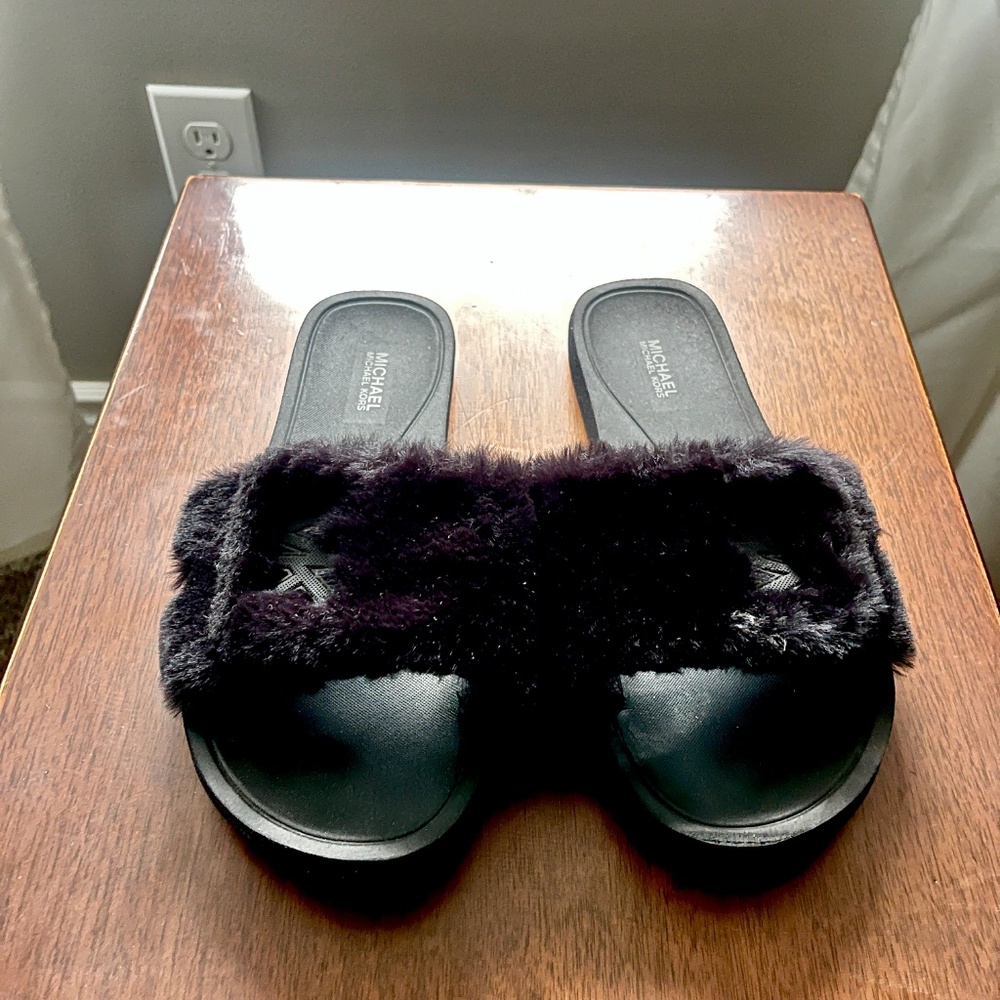 Michael Kors Slides - Picture 2 of 2